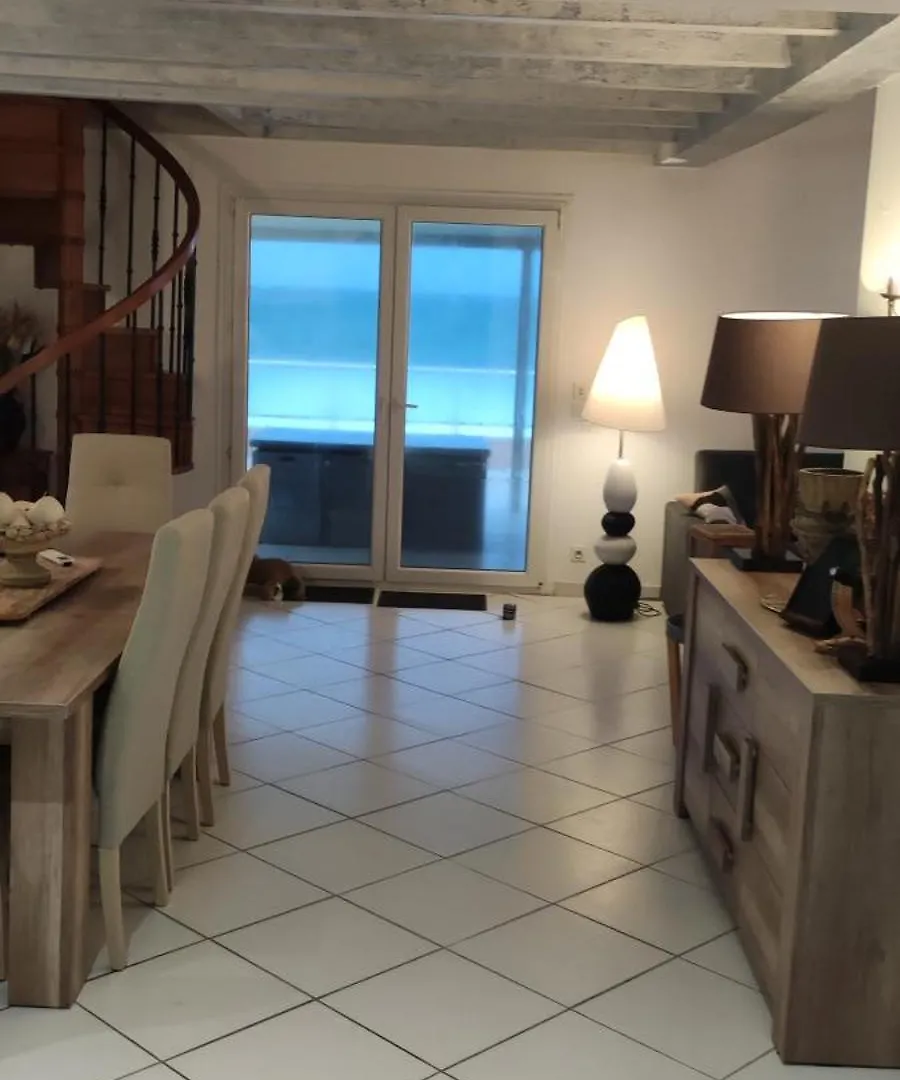 Villa Sur La Plage Sainte Maxime 0*, Sainte-Maxime